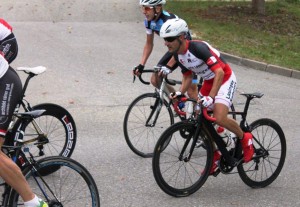 Stefan fährt ziemlich platt am Berg in Tieringen