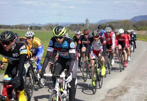 Stefan Richter fährt im Feld in Bodelshausen