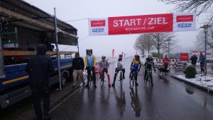 Das Feld am Start in Bodelshausen